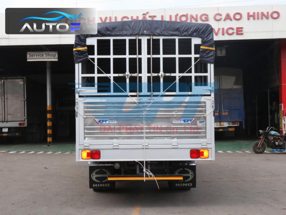 Giá xe tải Hino FC9JNTC (6.5t - 7.3m) thùng mui bạt